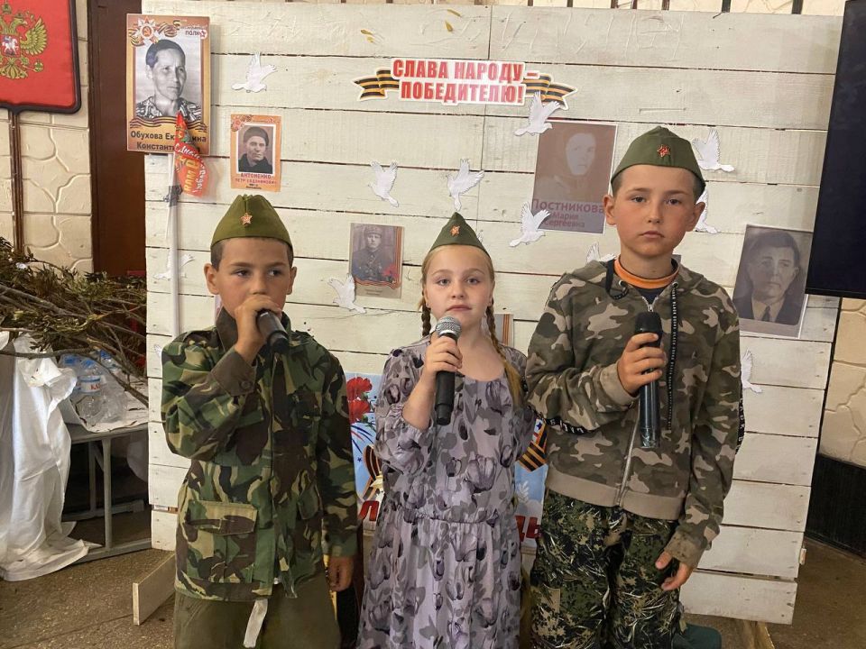 Военными песнями, танцами и стихами отметили День памяти и скорби в селе Семихатка