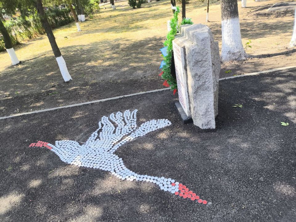 В День памяти и скорби жители Рубановки приняли участие в патриотической акции "Журавли нашей памяти" В День памяти и скорби жители Рубановки приняли участие в патриотической акции "Журавли нашей памяти"