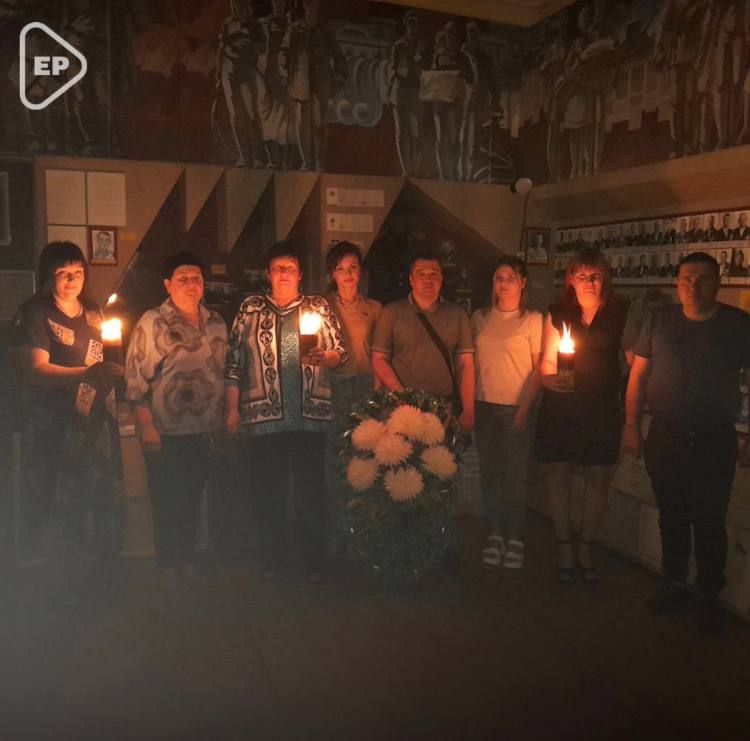 «Свеча памяти»: Единая Россия почтила погибших солдат Великой Отечественной войны в каждом округе Херсонской области «Свеча памяти»: Единая Россия почтила погибших солдат Великой Отечественной войны в каждом округе Херсонской области