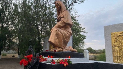 В Новодмитровке Второй почтили память и возложили цветы