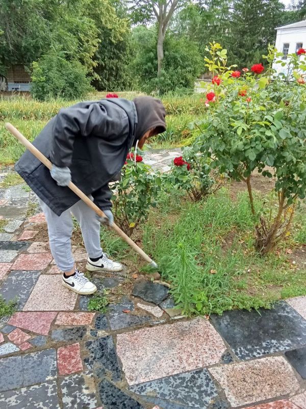 Работы по благоустройству ведутся на постоянной основе и повсеместно — во всех сельских поселениях Горностаевского муниципального округа