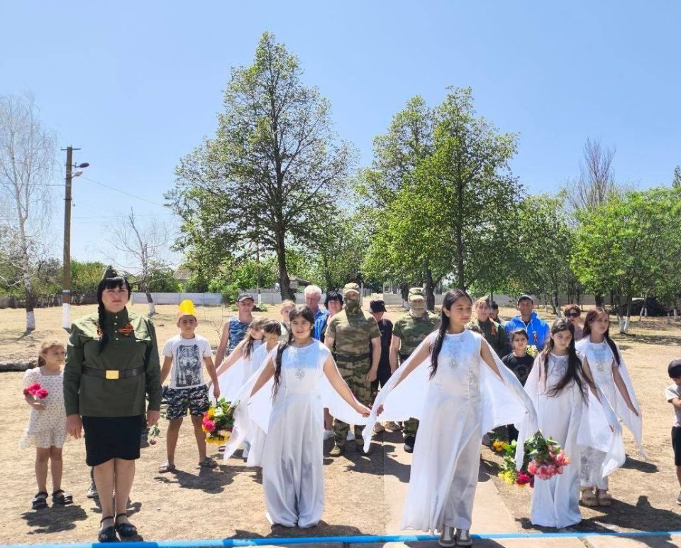 22 июня жители села Вольное присоединились к всероссийской акции «Белые журавли», посвящённой годовщине начала Великой Отечественной войны 22 июня жители села Вольное присоединились к всероссийской акции «Белые журавли», посвящённой годовщине начала Великой Отечественной войны