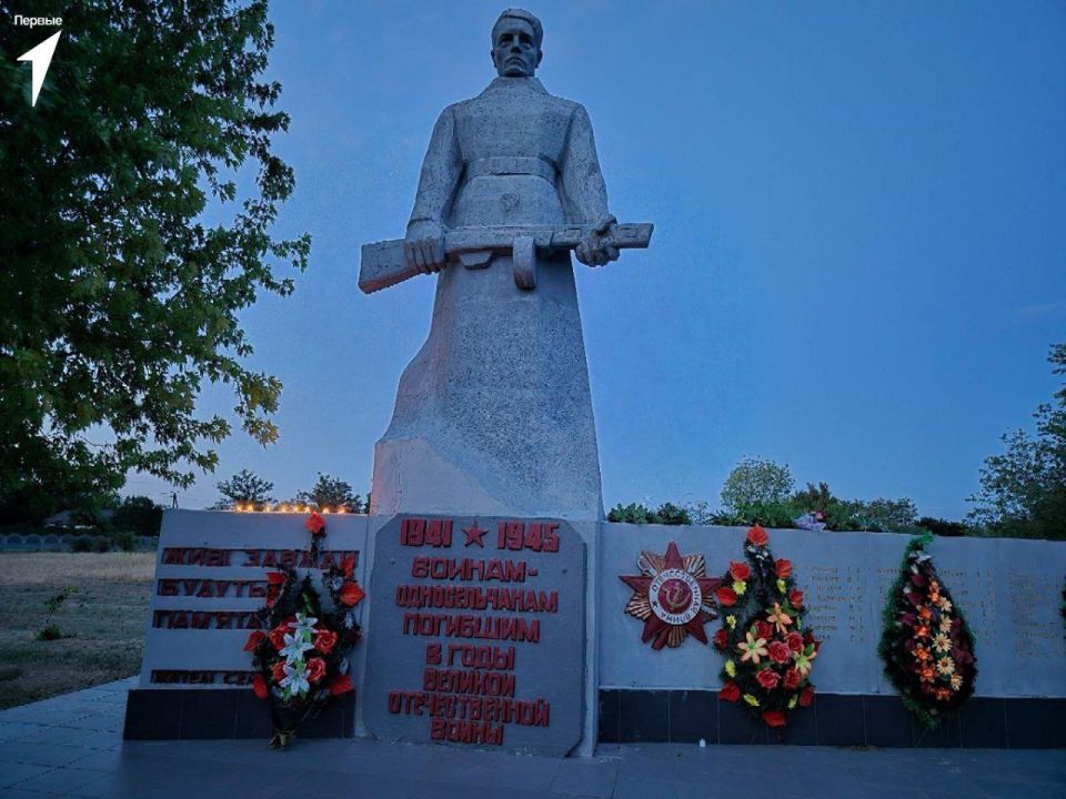 Первые Подовской школы почтили память героев Великой Отечественной войны Первые Подовской школы почтили память героев Великой Отечественной войны