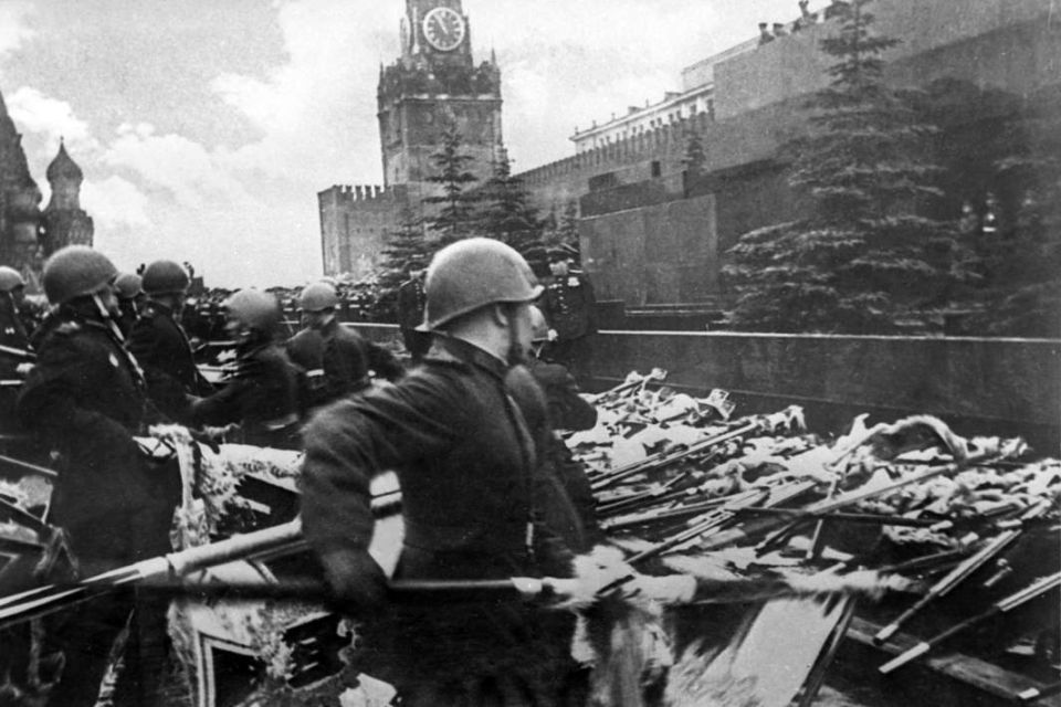 Энвер Абдураимов: Триумф вечности: Парад Победы 1945 Энвер Абдураимов: Триумф вечности: Парад Победы 1945