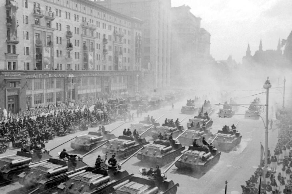 Энвер Абдураимов: Триумф вечности: Парад Победы 1945 Энвер Абдураимов: Триумф вечности: Парад Победы 1945