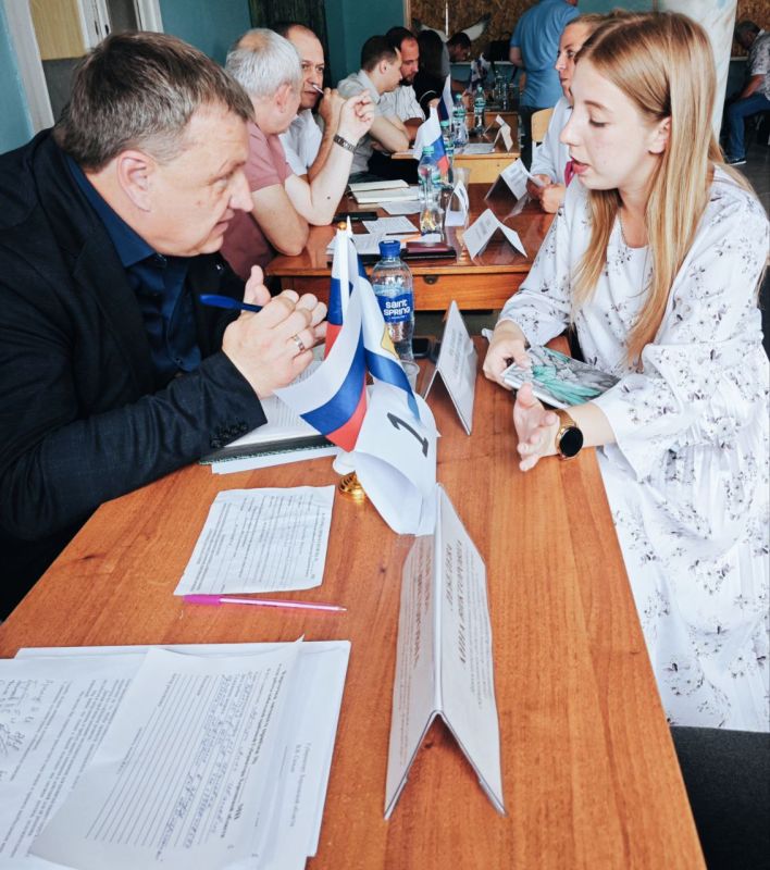 В Ивановке мобильная приемная губернатора приняла 90 обращений местных жителей