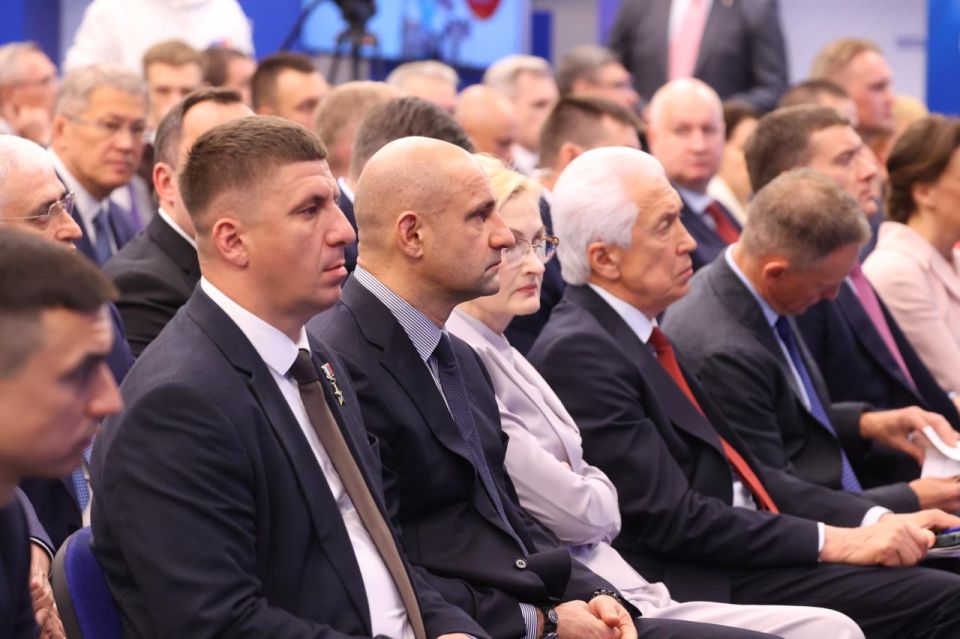 Владимир Сальдо: В Москве прошло заседание Генсовета «Единой России» под председательством Дмитрия Анатольевича Медведева Владимир Сальдо: В Москве прошло заседание Генсовета «Единой России» под председательством Дмитрия Анатольевича Медведева