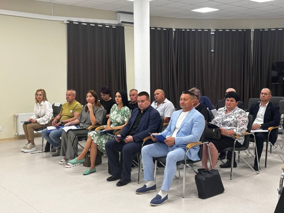 Евгения Кузьменко: Приняла участие в расширенном совещании с представителями "Единой России" , в ходе которого обсудили работу с обращениями граждан и реализацию народной программы партии Евгения Кузьменко: Приняла участие в расширенном совещании с представителями "Единой России" , в ходе которого обсудили работу с обращениями граждан и реализацию народной программы партии