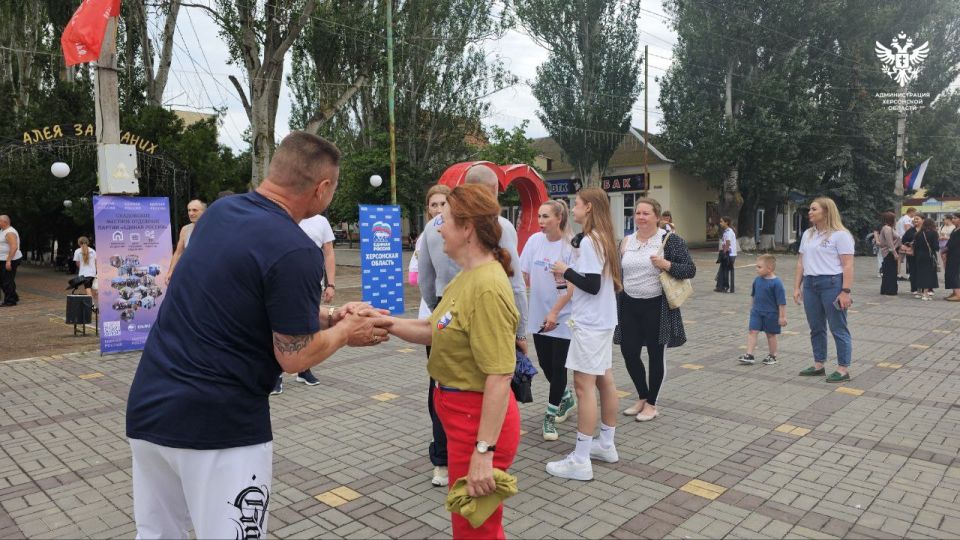 В Скадовске прошёл «Марафон Единства» ко Дню молодёжи В Скадовске прошёл «Марафон Единства» ко Дню молодёжи