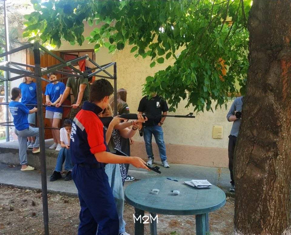 ЦЕЛЬСЯ, ПЛИ!. В городе Геническ, при поддержке АНО «Молодежный центр «Патриот» на базе Херсонского отделения ВООВ «Боевое братство», состоялось дружеское соревнование по стрельбе из пневматических винтовок среди активистов... ЦЕЛЬСЯ, ПЛИ!. В городе Геническ, при поддержке АНО «Молодежный центр «Патриот» на базе Херсонского отделения ВООВ «Боевое братство», состоялось дружеское соревнование по стрельбе из пневматических винтовок среди активистов...