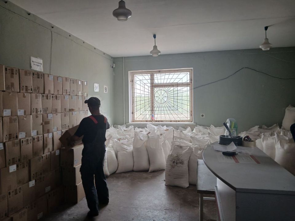 Любимовский и Чернянский территориальные отделы получили продуктовую помощь от гуманитарного центра администрации Каховского округа Любимовский и Чернянский территориальные отделы получили продуктовую помощь от гуманитарного центра администрации Каховского округа
