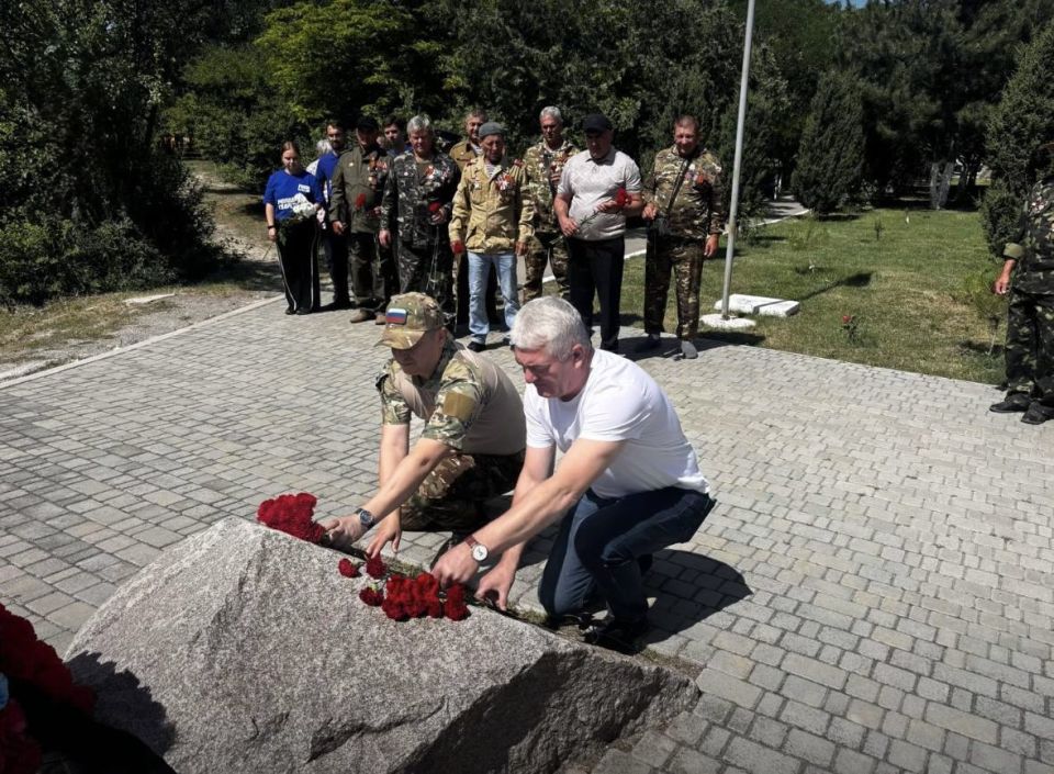 Владимир Сальдо: В День ветеранов боевых действий региональное отделение «Единой России» почтило подвиг защитников Отечества Владимир Сальдо: В День ветеранов боевых действий региональное отделение «Единой России» почтило подвиг защитников Отечества