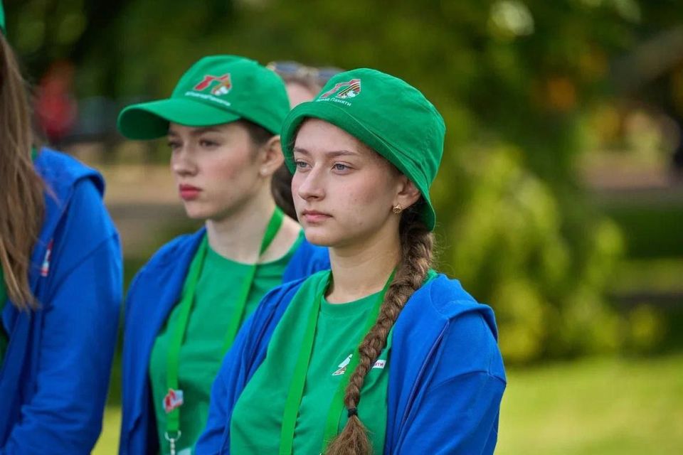 Активистка Движения Первых побывала на «Алых парусах» в рамках проекта «Поезд памяти» Активистка Движения Первых побывала на «Алых парусах» в рамках проекта «Поезд памяти»