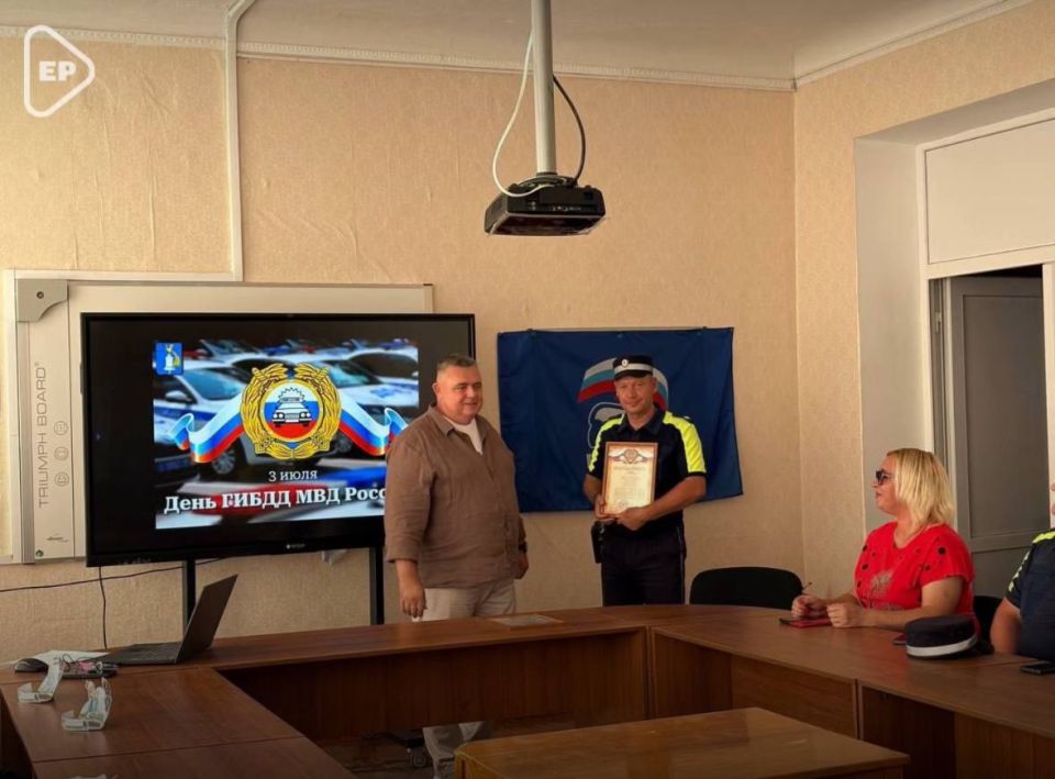 День ГИБДД в Херсонской области: «Единая Россия» учит детей безопасности на дорогах День ГИБДД в Херсонской области: «Единая Россия» учит детей безопасности на дорогах