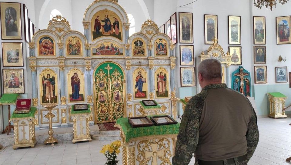 С добром в сердце: военнослужащие Крымского полка передали помощь храму в Скадовске С добром в сердце: военнослужащие Крымского полка передали помощь храму в Скадовске