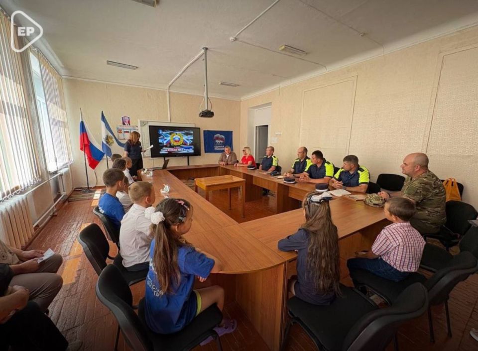 День ГИБДД в Херсонской области: «Единая Россия» учит детей безопасности на дорогах День ГИБДД в Херсонской области: «Единая Россия» учит детей безопасности на дорогах