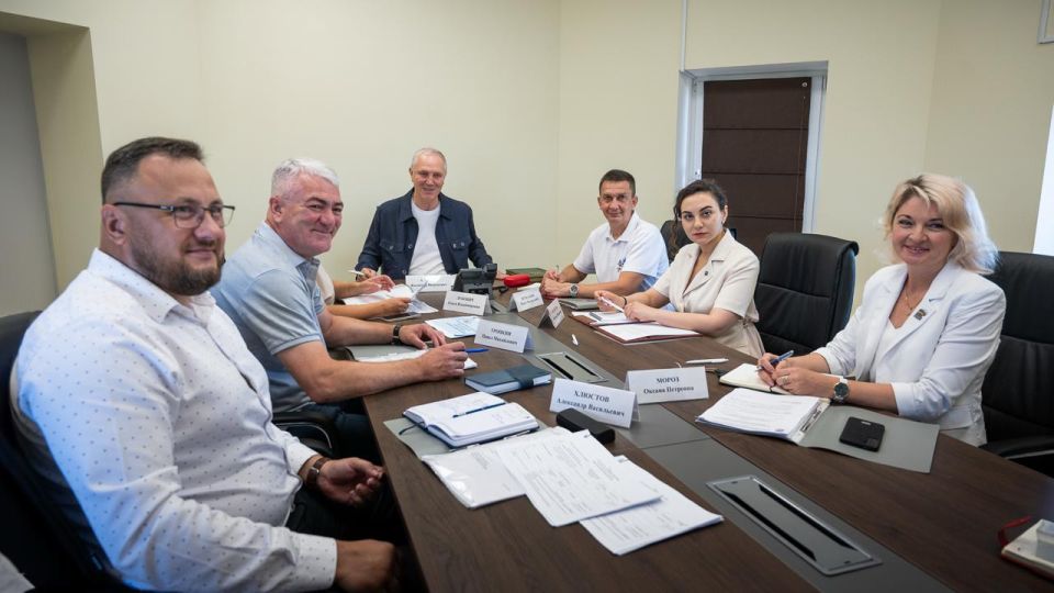 Свыше 8 600 жителей Херсонской области вступили в партию "Единая Россия", заявил Владимир Сальдо Свыше 8 600 жителей Херсонской области вступили в партию "Единая Россия", заявил Владимир Сальдо