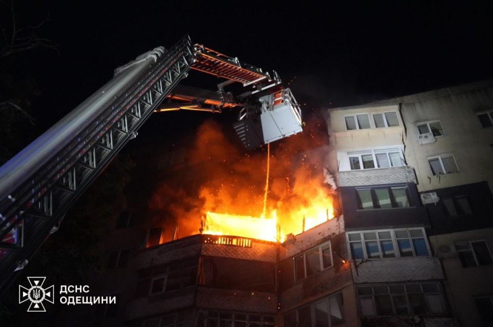 Ночью прилетело по Одессе: повреждена многоэтажка, есть пострадавшие — укрСМИ Ночью прилетело по Одессе: повреждена многоэтажка, есть пострадавшие — укрСМИ