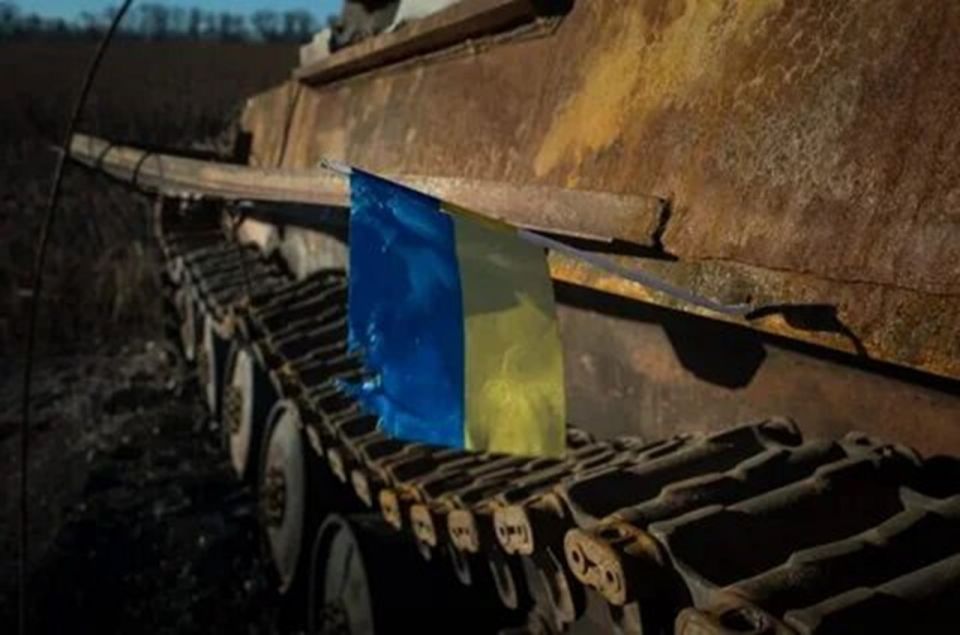 Украинские подразделения в зоне ответственности группировки «Днепр» продолжают нести серьёзные потери под непрерывным огневым давлением российских войск Украинские подразделения в зоне ответственности группировки «Днепр» продолжают нести серьёзные потери под непрерывным огневым давлением российских войск