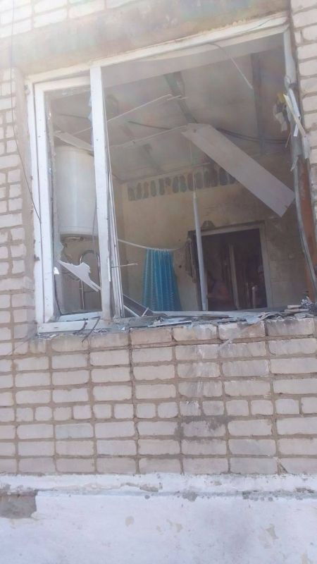Киевский режим атаковал приёмное отделение Алешковской ЦРБ Киевский режим атаковал приёмное отделение Алешковской ЦРБ