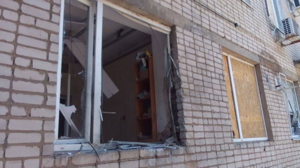 Киевский режим атаковал приёмное отделение Алешковской ЦРБ Киевский режим атаковал приёмное отделение Алешковской ЦРБ