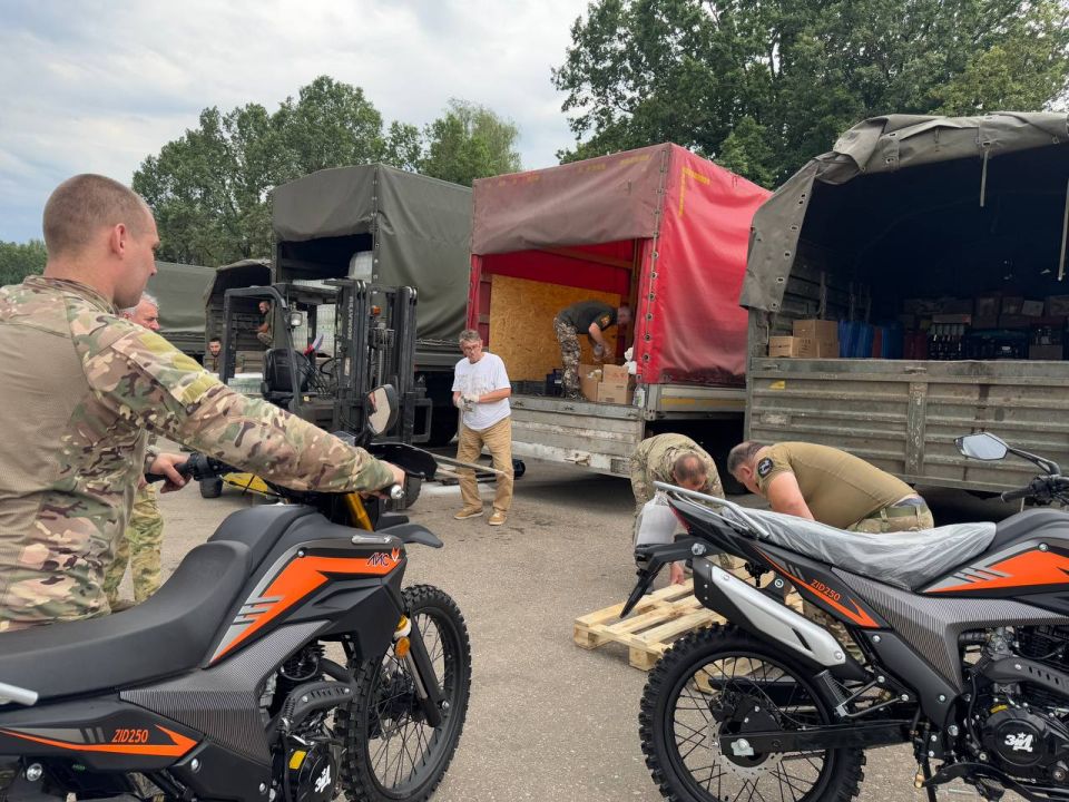 Рамиль Замалетдинов: Дали старт отправке 140-го гуманитарного конвоя КПРФ Рамиль Замалетдинов: Дали старт отправке 140-го гуманитарного конвоя КПРФ