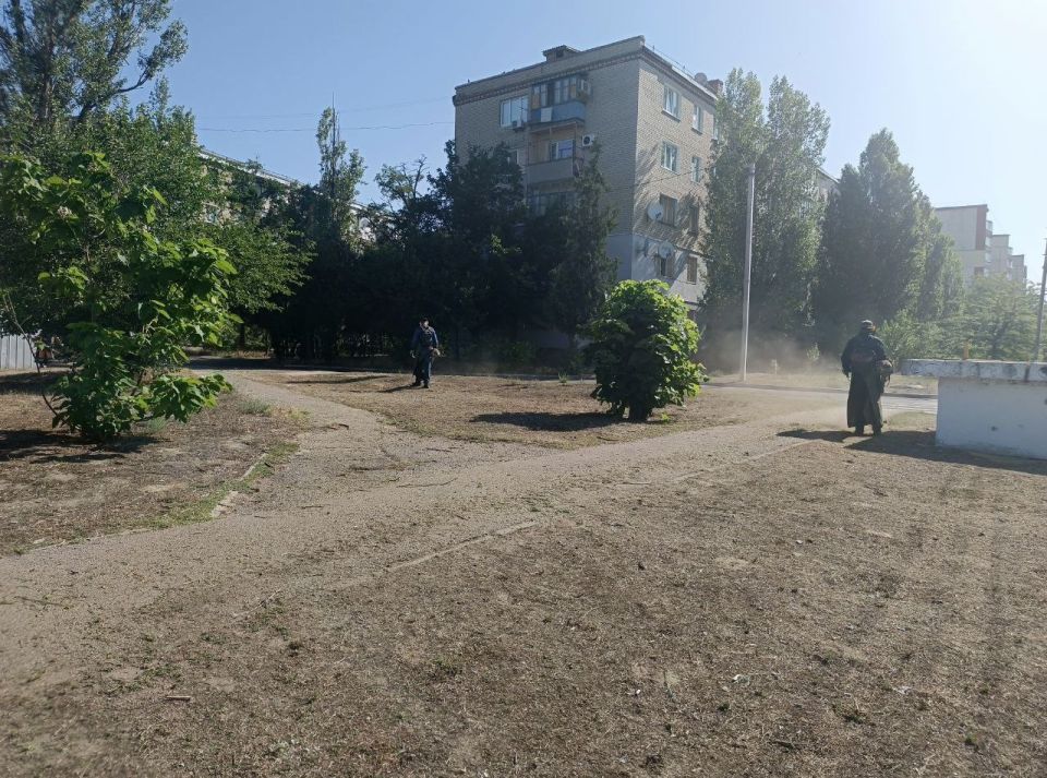 В Новой Каховке формируют противопожарные полосы для защиты от огня В Новой Каховке формируют противопожарные полосы для защиты от огня
