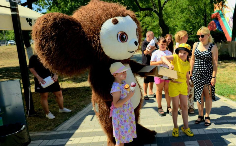 Сегодня в Геническе было особенно светло — не только от солнца, но и от улыбок Сегодня в Геническе было особенно светло — не только от солнца, но и от улыбок