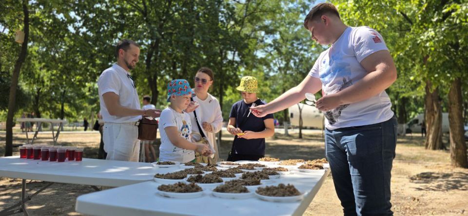 Сегодня в Геническе было особенно светло — не только от солнца, но и от улыбок Сегодня в Геническе было особенно светло — не только от солнца, но и от улыбок