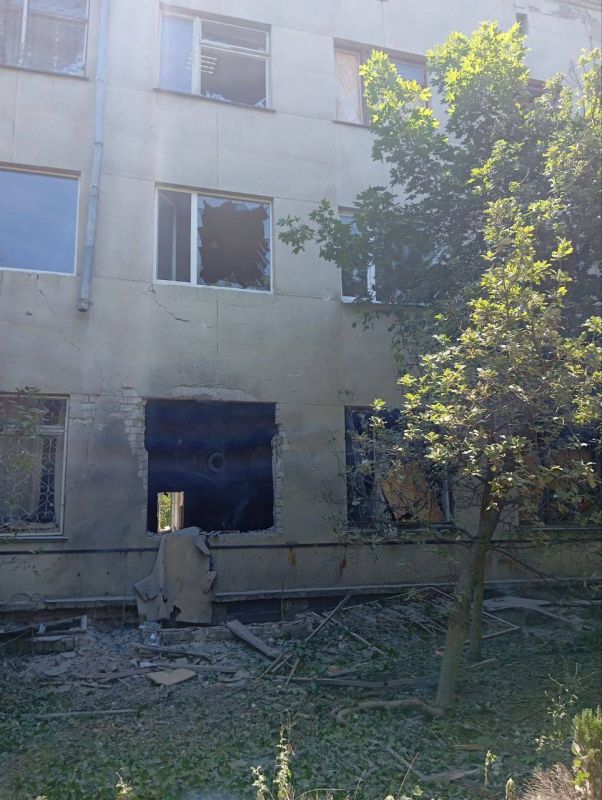В Новой Каховке ударом ВФУ уничтожена поликилника В Новой Каховке ударом ВФУ уничтожена поликилника