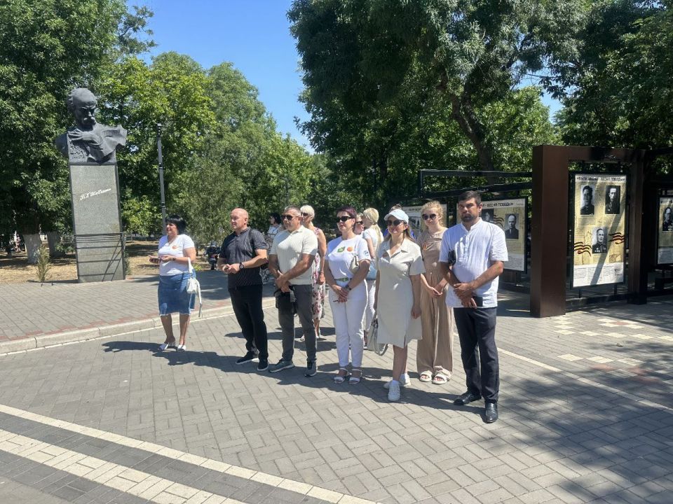 Сегодня в Геническом парке культуры и отдыха праздновали День семьи, любви и верности.…… Сегодня в Геническом парке культуры и отдыха праздновали День семьи, любви и верности.……