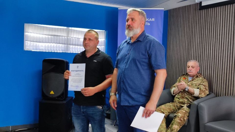 В Голопристанском округе вручили благодарности от губернатора Херсонской области Владимира Сальдо В Голопристанском округе вручили благодарности от губернатора Херсонской области Владимира Сальдо
