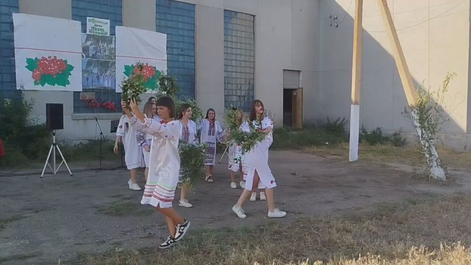          ,  7 