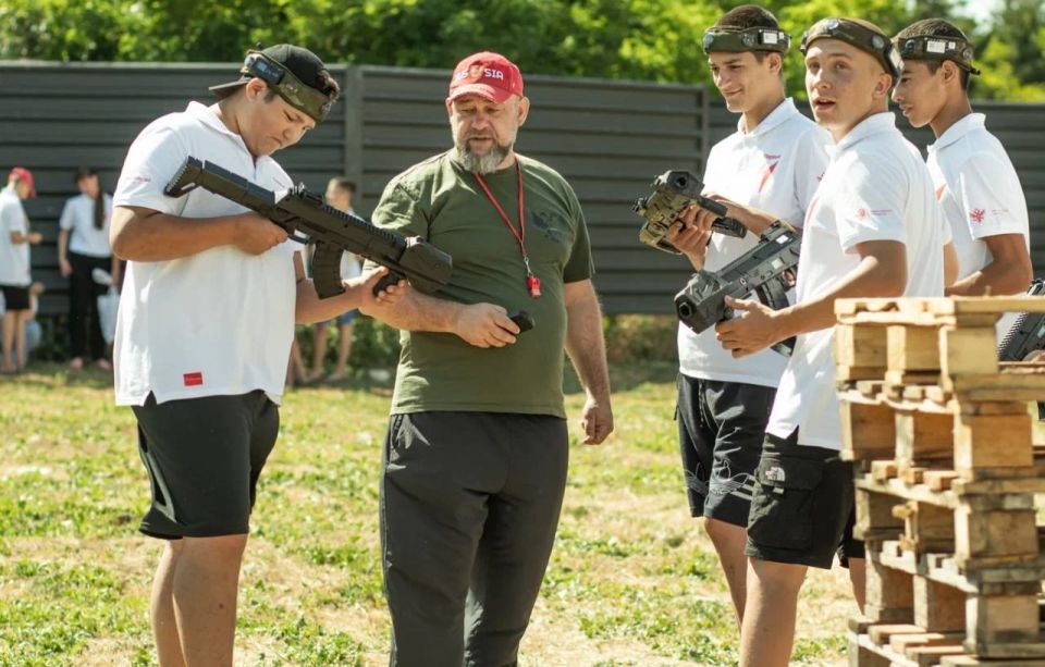 Подготовка на максимум!. На базе ГАУ ХО «Дом молодежи» филиал центра «Воин» Херсонской области провели для 50 ребят мастер-классы по тактической медицине и лазер-тагу Подготовка на максимум!. На базе ГАУ ХО «Дом молодежи» филиал центра «Воин» Херсонской области провели для 50 ребят мастер-классы по тактической медицине и лазер-тагу