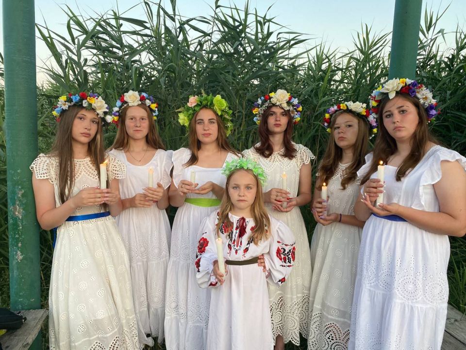 Прекрасные девушки #МЫВМЕСТЕ в с Семихатка отметили праздник на берегу озера Сиваш Прекрасные девушки #МЫВМЕСТЕ в с Семихатка отметили праздник на берегу озера Сиваш