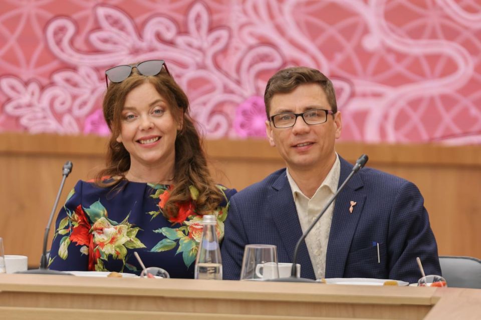 Россия — это семья семей: Татьяна Голикова и Сергей Кириенко поддержали инициативу сделать Всероссийский свадебный фестиваль ежегодным Россия — это семья семей: Татьяна Голикова и Сергей Кириенко поддержали инициативу сделать Всероссийский свадебный фестиваль ежегодным
