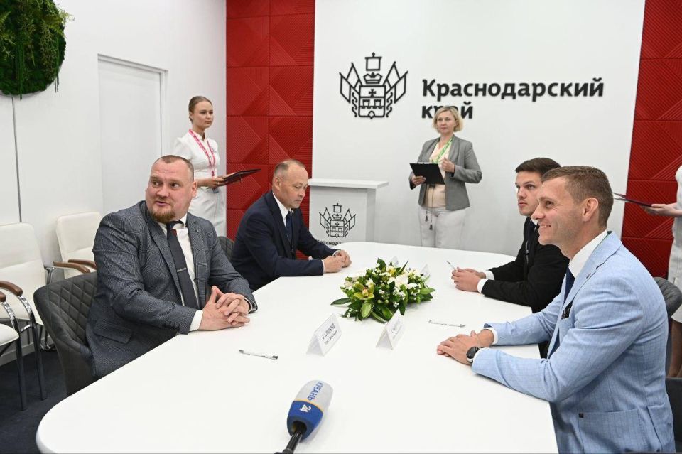 Подписано четырёхстороннее соглашение о создании и развитии Межрегионального промышленного кластера Подписано четырёхстороннее соглашение о создании и развитии Межрегионального промышленного кластера