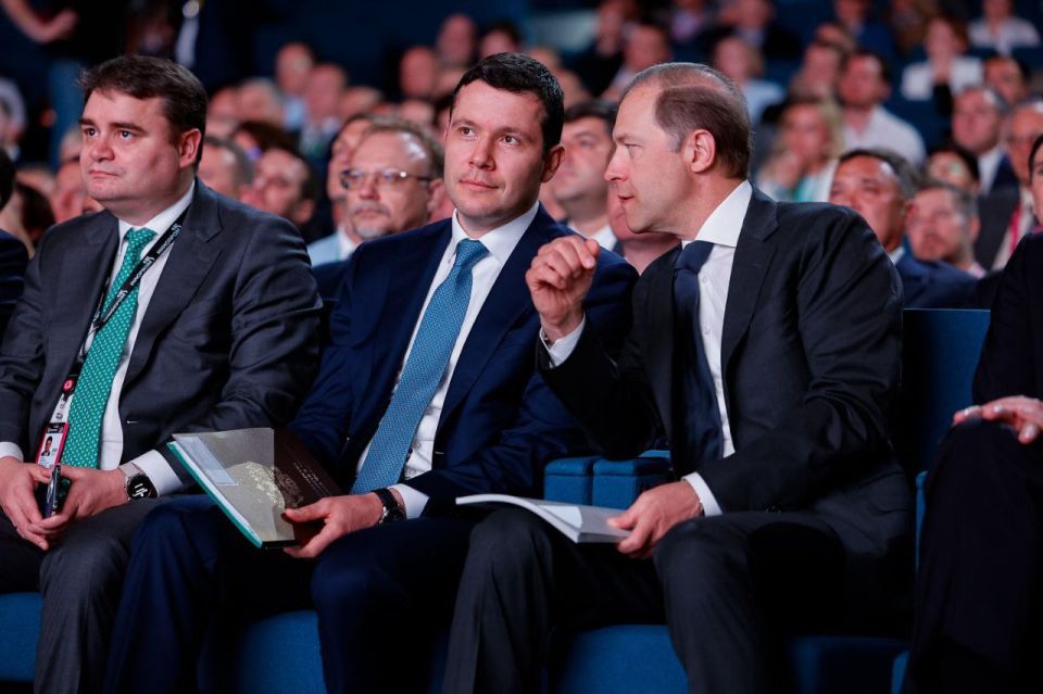 Министр промышленности и торговли Херсонской области Иван Сафронов принял участие в итоговой Коллегии Минпромторга России, посвящённой результатам промышленной политики за 2024 год Министр промышленности и торговли Херсонской области Иван Сафронов принял участие в итоговой Коллегии Минпромторга России, посвящённой результатам промышленной политики за 2024 год