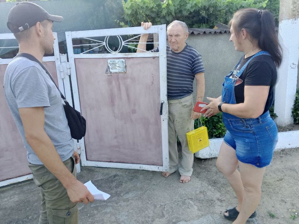 Четыре супружеские пары долгожителей поздравили с Днём семьи, любви и верности активисты Любимовского ТОС «Единство» Четыре супружеские пары долгожителей поздравили с Днём семьи, любви и верности активисты Любимовского ТОС «Единство»