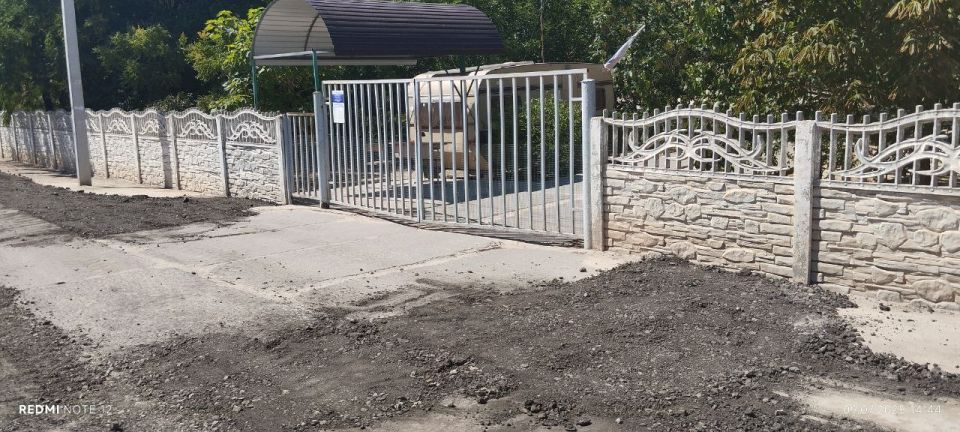 В Счастливцево обновили дорогу к школе и детскому саду В Счастливцево обновили дорогу к школе и детскому саду