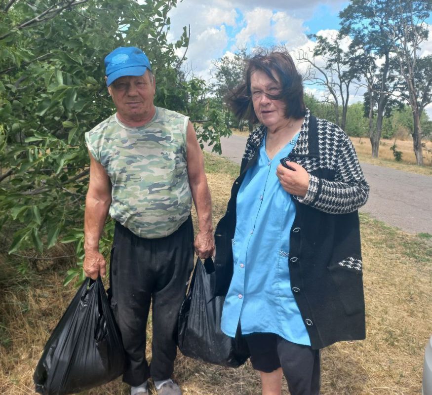 Более 650 продуктовых наборов получили жители Раздольного и Васильевского территориального отдела Более 650 продуктовых наборов получили жители Раздольного и Васильевского территориального отдела