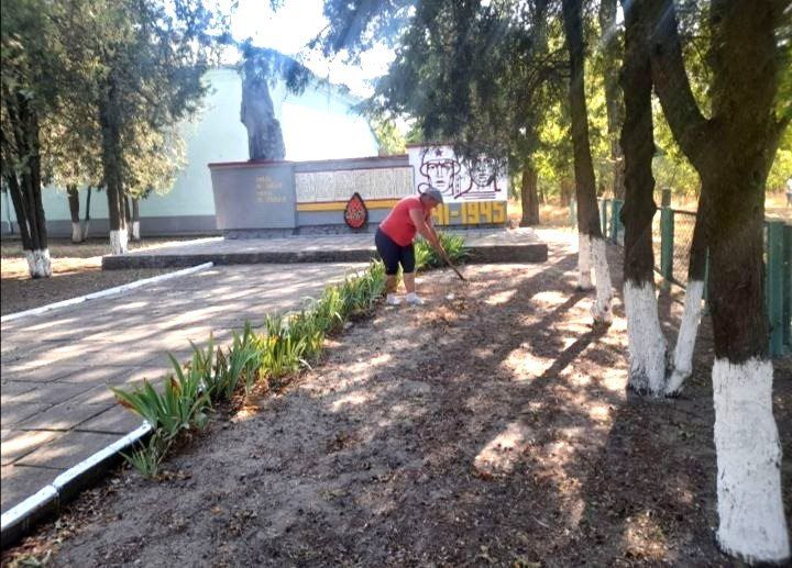 Бережно храним и гордимся! В городском округе город Новая Каховка помнят о воинах, погибших в боях Бережно храним и гордимся! В городском округе город Новая Каховка помнят о воинах, погибших в боях