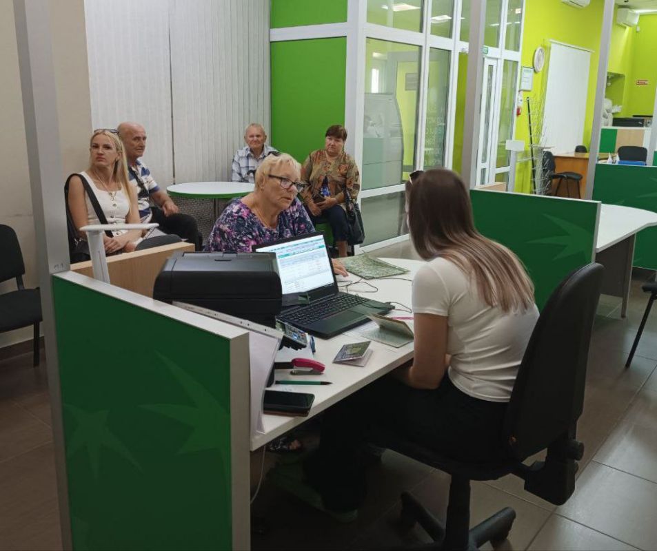 В Каховке прошли выездные консультации социального фонда для маломобильных граждан В Каховке прошли выездные консультации социального фонда для маломобильных граждан