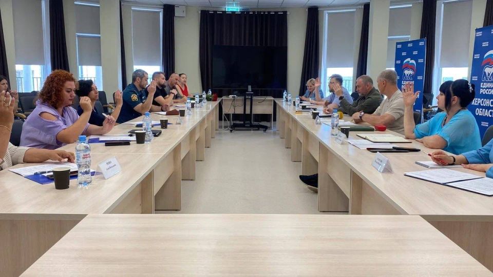 В Херсонской области прошло первое заседание регионального Совета сторонников партии «Единая Россия» В Херсонской области прошло первое заседание регионального Совета сторонников партии «Единая Россия»