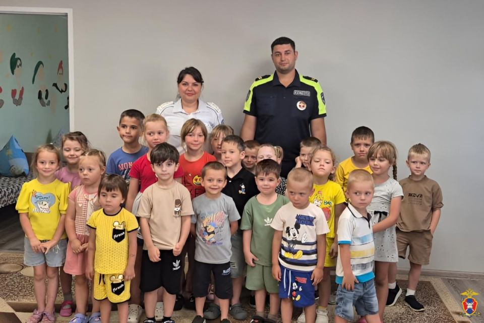 В Херсонской области госавтоинспекторы провели мероприятие для малышей В Херсонской области госавтоинспекторы провели мероприятие для малышей