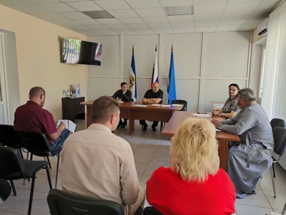 В Алешкинском округе состоялось первое в Херсонской области заседание Совета по защите традиционных российских духовно-нравственных ценностей, культуры и исторической памяти на муниципальном уровне В Алешкинском округе состоялось первое в Херсонской области заседание Совета по защите традиционных российских духовно-нравственных ценностей, культуры и исторической памяти на муниципальном уровне