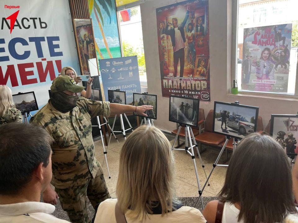 Первые Геническа посетили фотовыставку Росгвардии Первые Геническа посетили фотовыставку Росгвардии