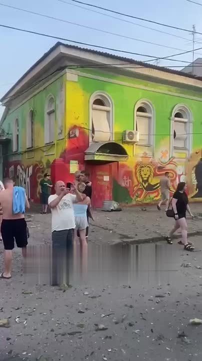  :  8  ,  ,    ,   ,   
