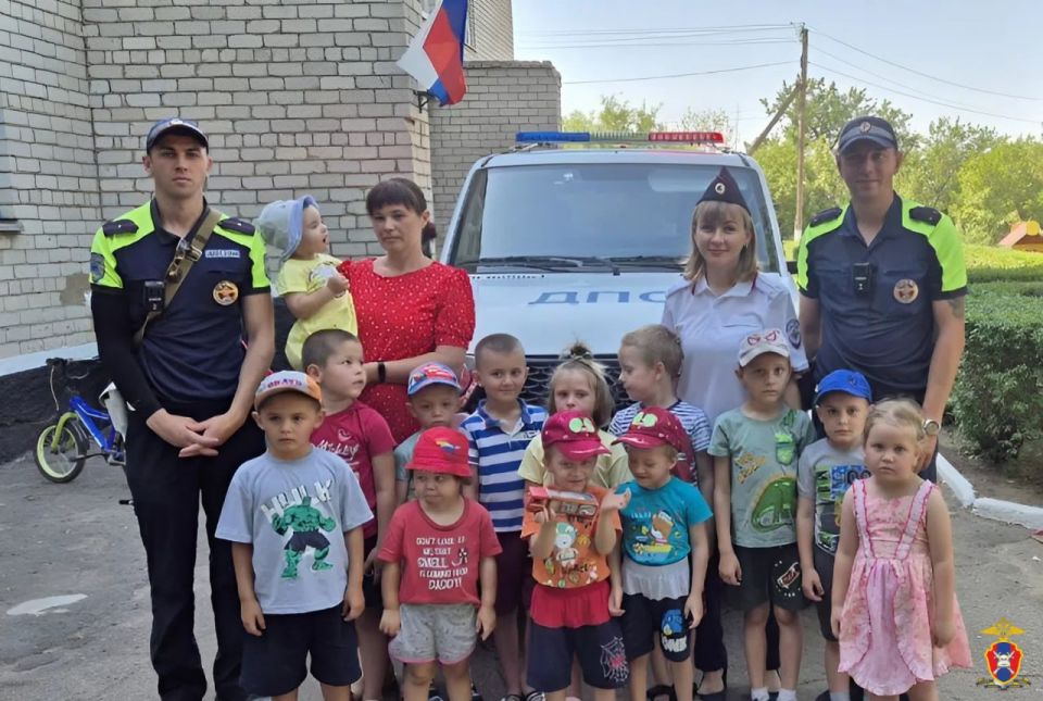 В Чаплынском муниципальном округе госавтоинспекторы провели мероприятие для детсадовцев В Чаплынском муниципальном округе госавтоинспекторы провели мероприятие для детсадовцев