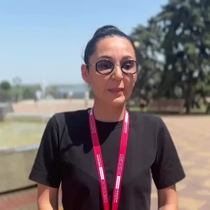         ?      ,     